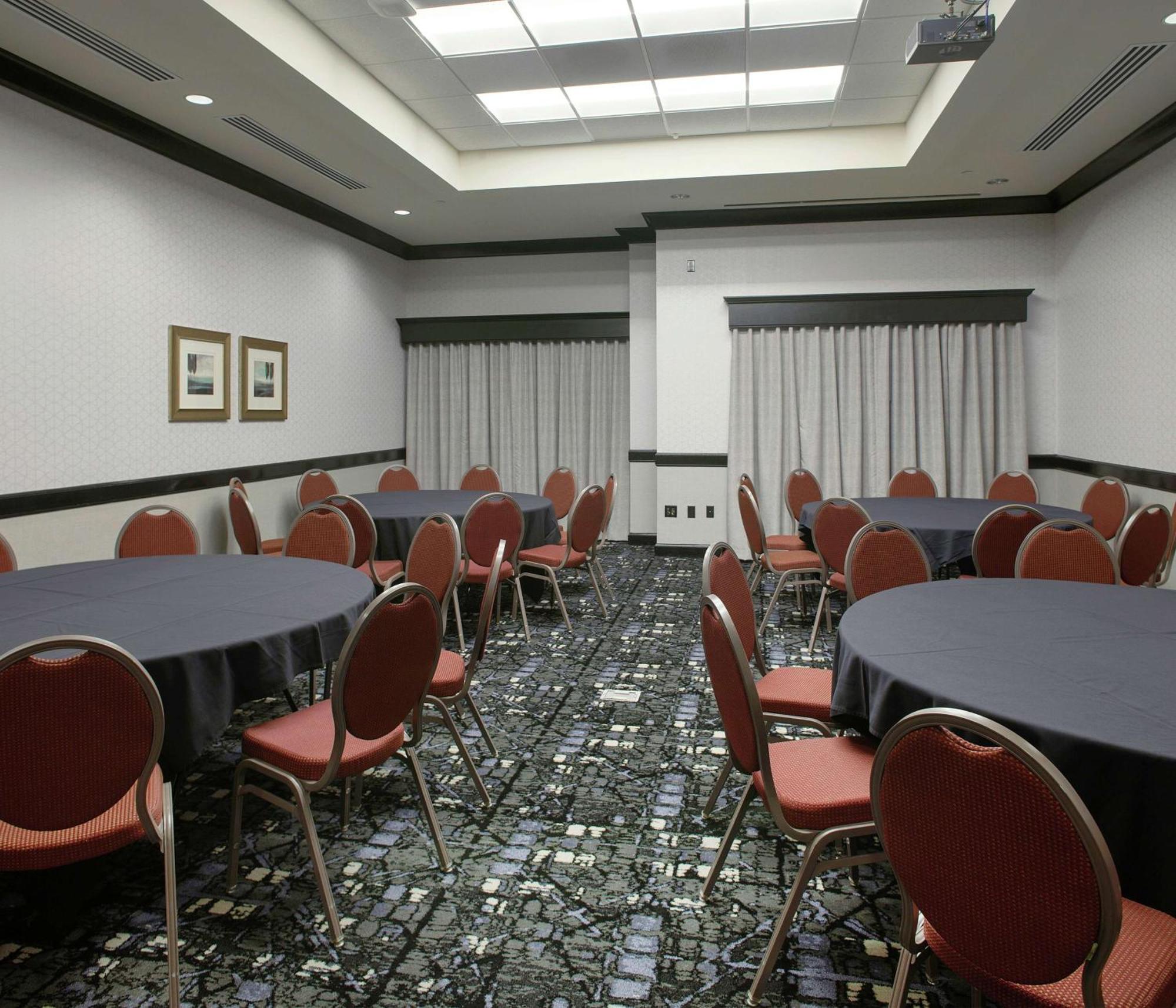 Doubletree Suites By Hilton Bentonville Exteriör bild